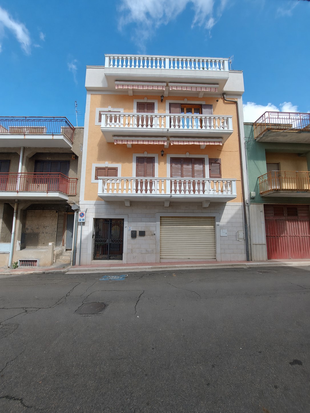 1 Compendio immobiliare via della Pace/via Padre Damiano Tuseo