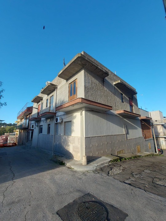 6 Appartamento in via Ugo Foscolo – via Roma