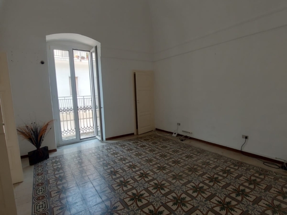 Intero stabile in via Tara, angolo via G. Paisiello