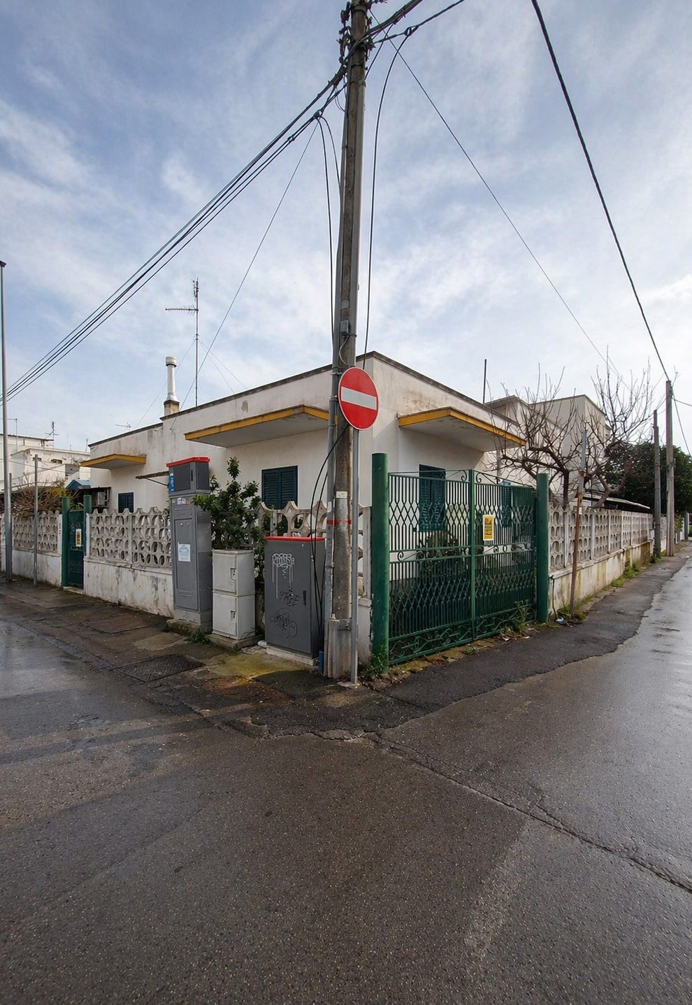 ChatGPT Image 23 apr 2026, 12_48_54 Casa indipendente via N. Machiavelli angolo via L. Pirandello