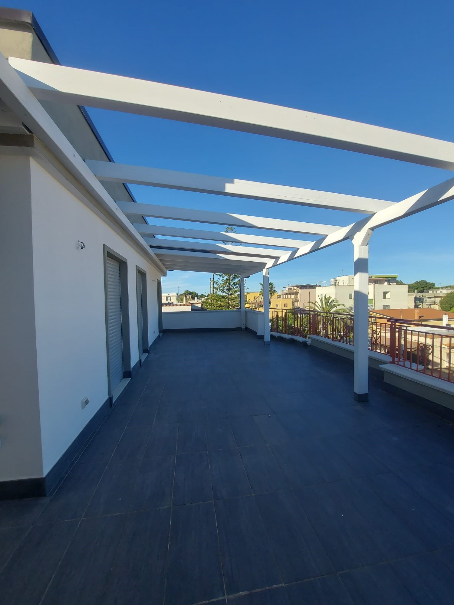 ver3 Appartamento con ampia veranda in via Arturo Toscanini
