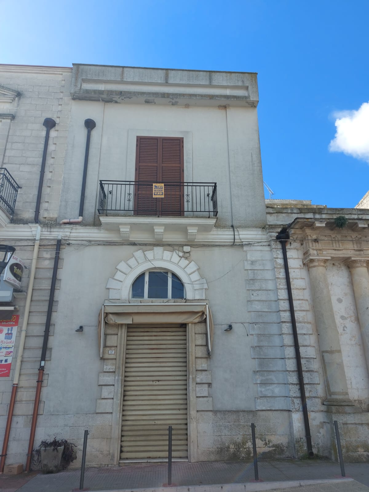 4 Immobile indipendente in via Navarrete con affaccio su piazza Vittorio Emanuele