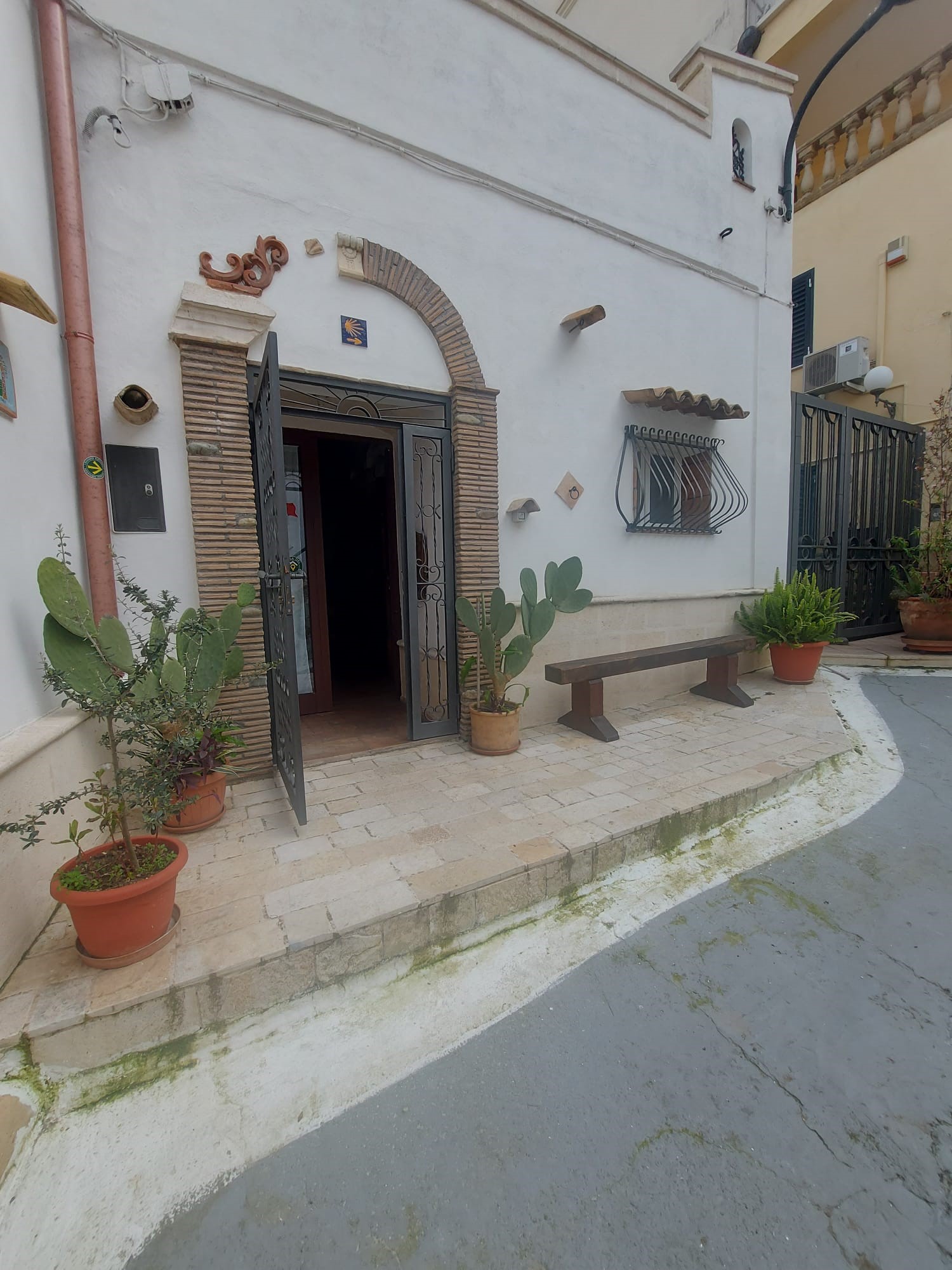 5 Intero stabile in via Calvario