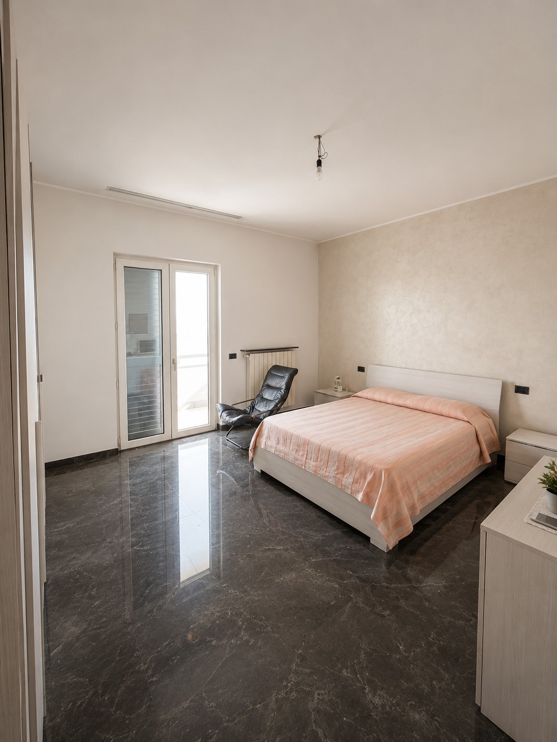 5 Intero stabile in viale M. d’Ungheria