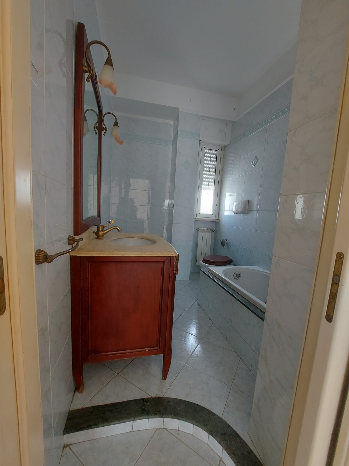 79dd8be7-58d5-4ea3-8642-775e2c197ec1 Intero stabile (frazionabile) in Corso Vittorio Emanuele