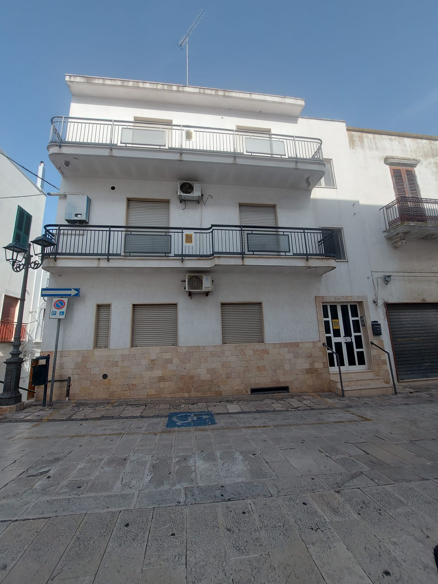 e2972a8c-f940-4c87-ba51-72f0eadc1dcb Intero stabile (frazionabile) in Corso Vittorio Emanuele